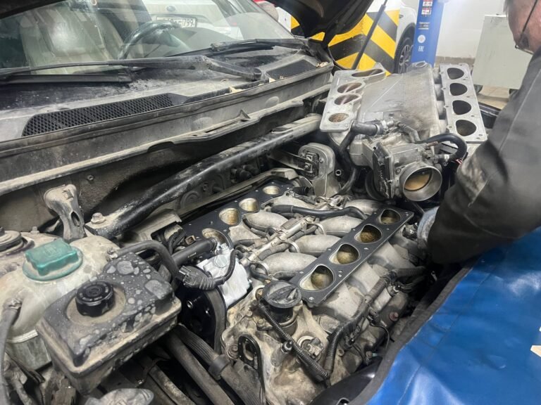 Замена насоса ГУР на Volvo XC90 4.4 V8 с пробегом 553 000 км. Возвращаем лёгкость руля!